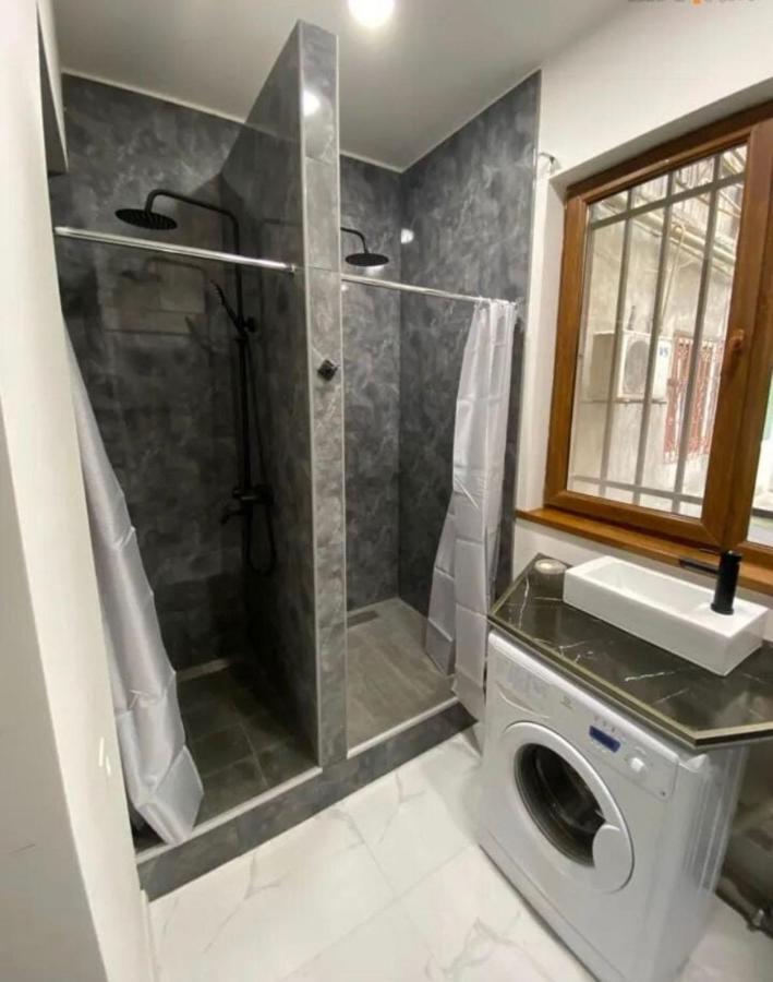 יירבאן Areva Hostel On Pushkin St. מראה חיצוני תמונה