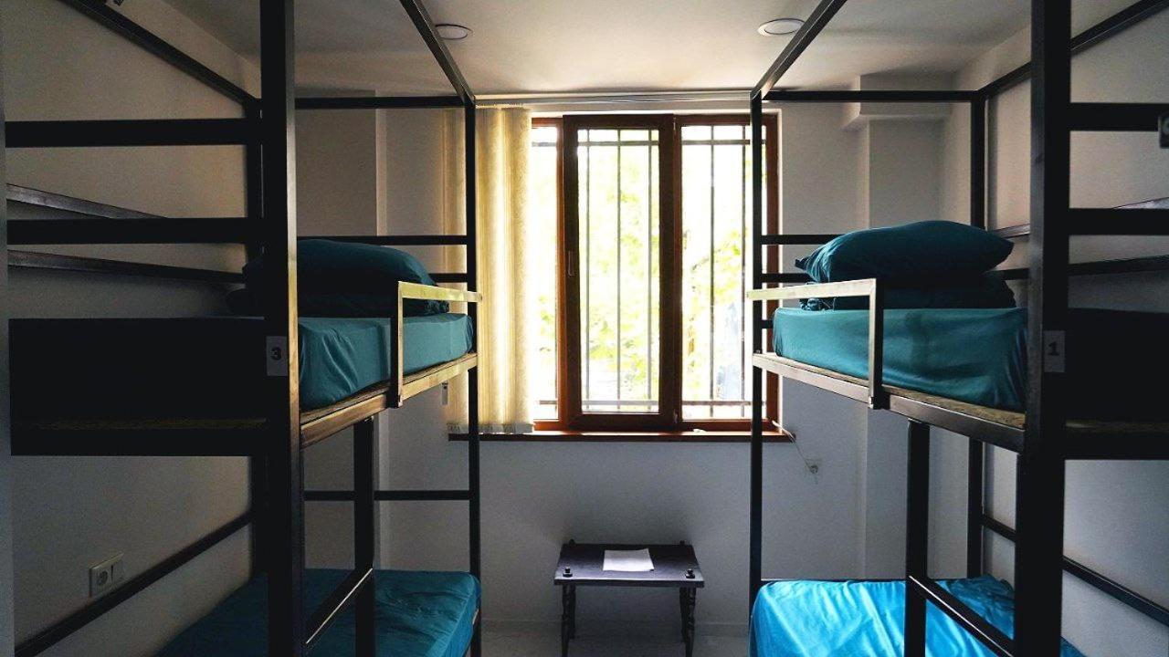 יירבאן Areva Hostel On Pushkin St. מראה חיצוני תמונה